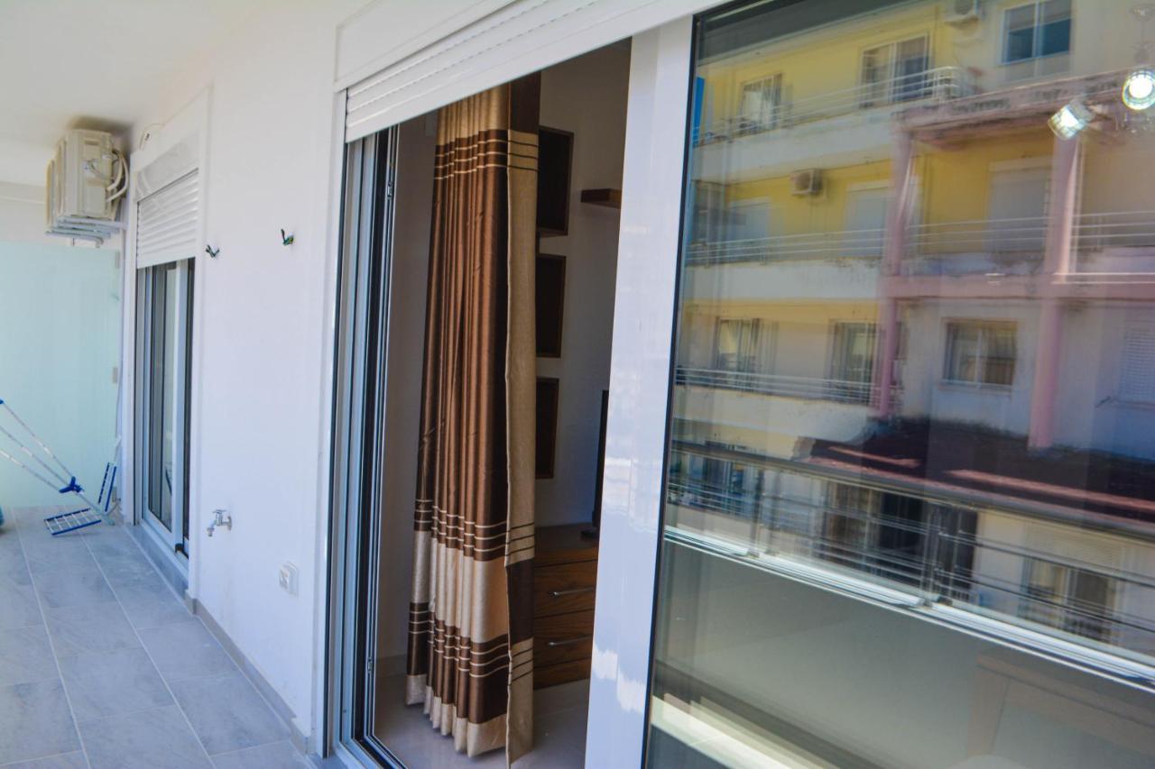 Ersid Apartaments In The Centre Sarande Bagian luar foto