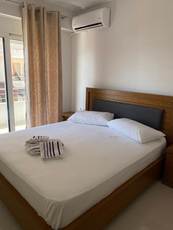 Ersid Apartaments In The Centre Sarande Bagian luar foto