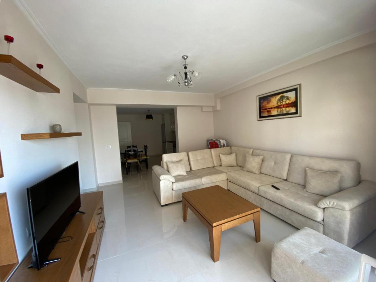 Ersid Apartaments In The Centre Sarande Bagian luar foto