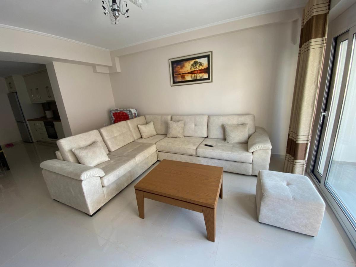 Ersid Apartaments In The Centre Sarande Bagian luar foto