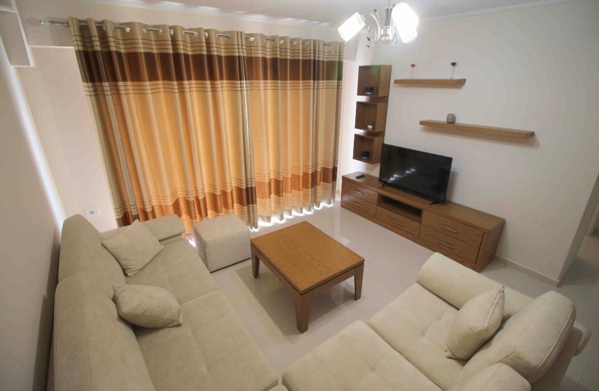 Ersid Apartaments In The Centre Sarande Bagian luar foto